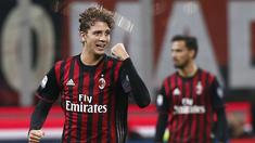 AC Milan menaklukkan Juventus 1-0 pada pertandingan pekan ke-9 Serie A 2016-2017, di San Siro, Minggu (23/10/2016) dini hari WIB. Manuel Locatelli mencetak gol kemenangan AC Milan. (AFP/Marco Bertorello)