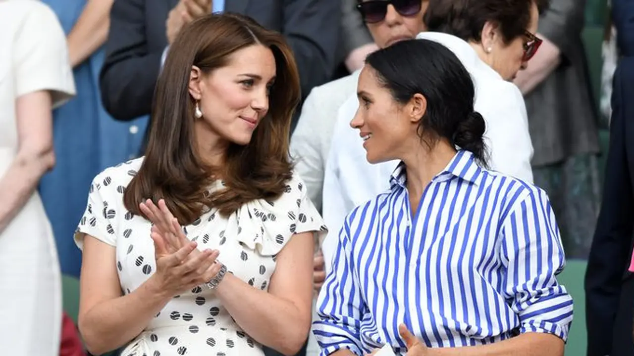 [Bintang] Kate Middleton - Meghan Markle