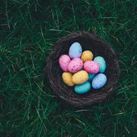Ilustrasi telur paskah (Photo by Annie Spratt on Unsplash)