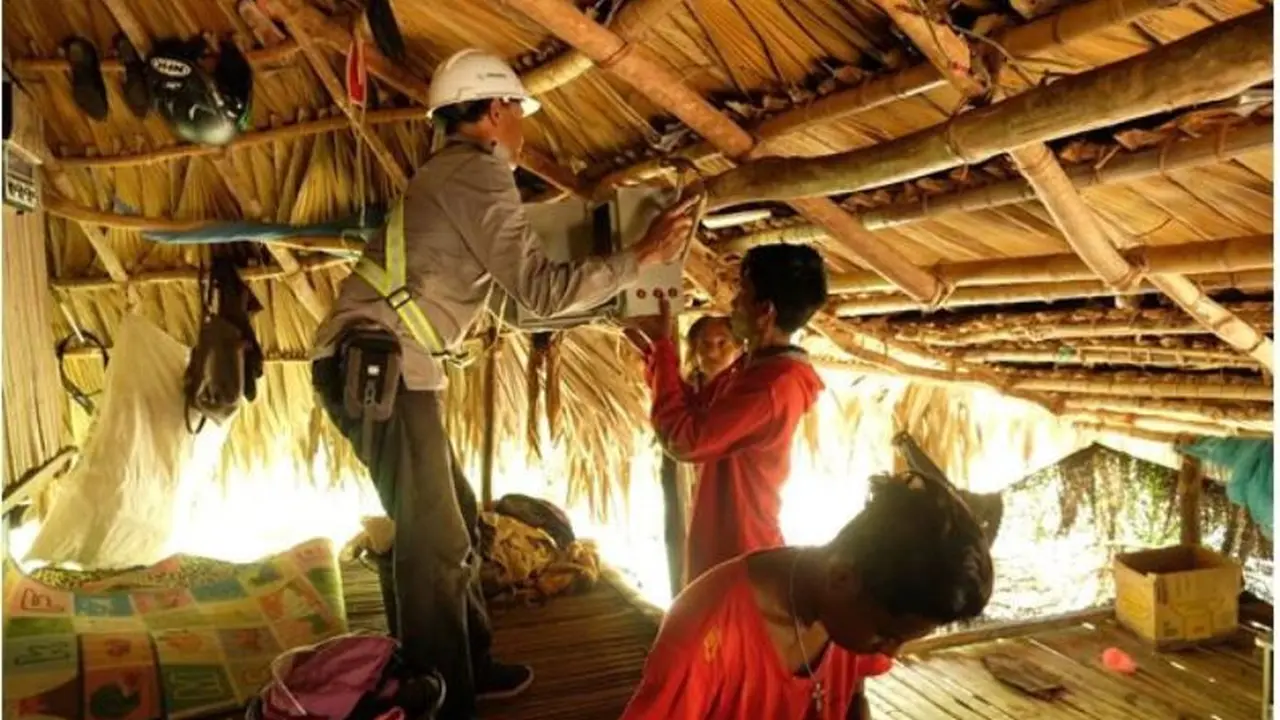 Menerangi 100 Rumah di Pulau Sabu yang Gelap Gulita
