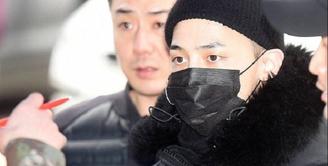G-Dragon menjadi personel kedua BigBang yang resmi mengikuti program wajib militer. Seperti yang dilansir dari Yonhap News, ia memasuki pusat latihan Divisi Infantri 3 di Cheorwon, Gangwon. (Foto: whatthekpop.com)