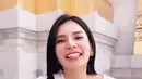 Maria Vania menebar pesonanya dengan senyum manis yang bikin hati meleleh. aura seksi tetap terpancar dari wanita yang memiliki body goals idaman ini. (Instagram/maria_vaniaa)