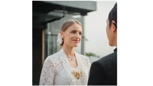 7 Momen Daniel Mananta dan Istri Kembali Ucap Janji Nikah di Borobudur, Mesra Abis