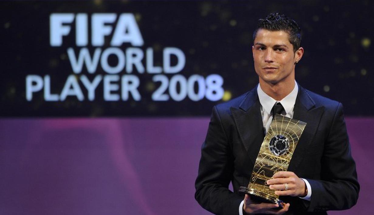 Cristiano Ronaldo terpilih sebagai Pemain Terbaik Dunia 2008. (AFP/Fabrice Coffrini)