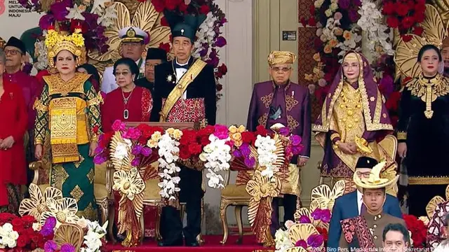 Presiden Joko Widodo atau Jokowi memimpin jalannya upacara HUT ke-78 RI.