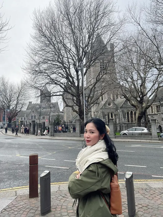 Profil dan Agama Bunga Zainal, Masih Terlihat Awet Muda di Usia 37 Tahun