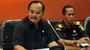 Pelaksana Tugas Sementara (Plt) Jaksa Agung Andhi Nirwanto (kiri) memberikan keterangan pers terkait sita aset Gayus Tambunan, Jakarta, Senin (17/11/2014)(Liputan6.com/Johan Tallo)