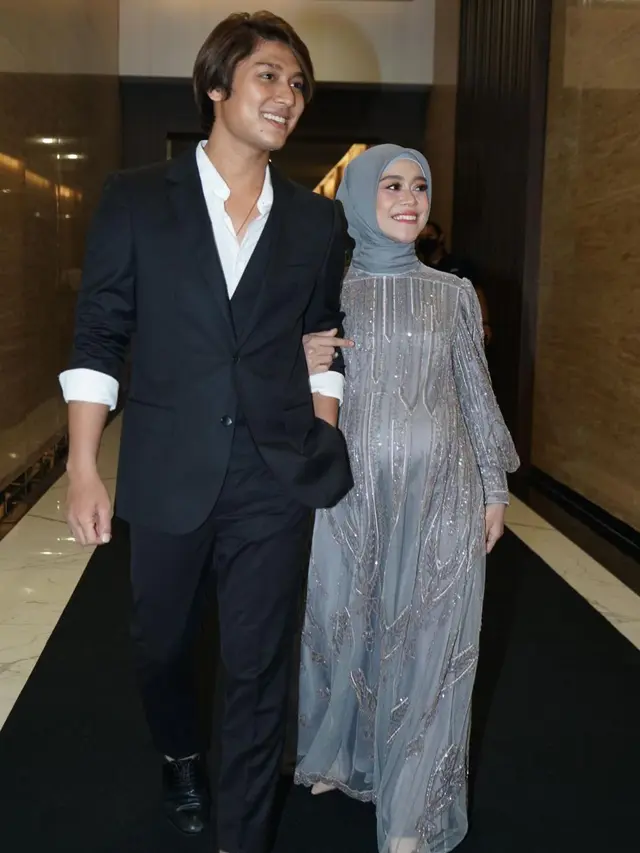 Gaya 7 Seleb Hadiri AMI Awards, Lesty Kejora Curi Perhatian