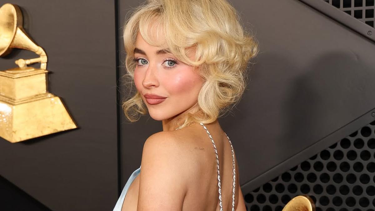 Gaya Dramatis Sabrina Carpenter Tampil dengan Punggung Terbuka Berhias Kalung 19 Karat di Red Carpet Grammy Awards 2025