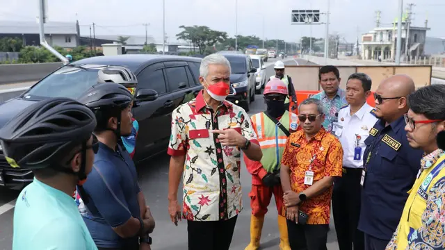 Gubernur Jawa Tengah (Jateng) Ganjar Pranowo memastikan jalan Tol Semarang-Demak siap digunakan saat momen libur natal dan tahun baru (nataru).