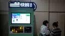 Olimpiade dibuka pada hari Sabtu setelah penundaan satu tahun karena Covid dengan sekitar 12,000 atlet dan ribuan jurnalis, pejabat teknis, dan penonton yang datang ke Hangzhou. (Philip FONG / AFP)