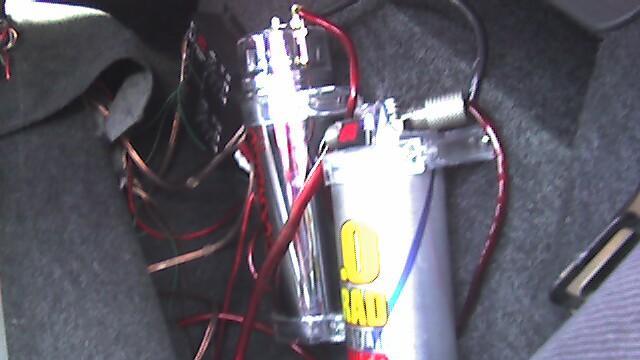 Kapasitor Bank Mobil - Ancheta Wis at English Wikipedia, CC BY-SA 3.0, via Wikimedia Commons