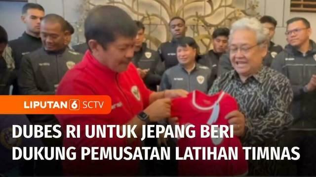 Timnas Indonesia U-20 mendarat di Jepang untuk pemusatan latihan, jelang perhelatan Piala Asia U-20 tahun depan. Di negeri sakura, tim asuhan Indra Sjafri disambut antusiasme WNI dalam acara temu sapa.