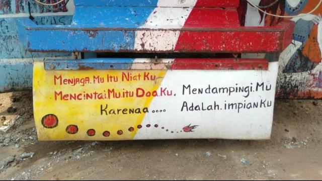 Tulisan Galau di Bak Truk