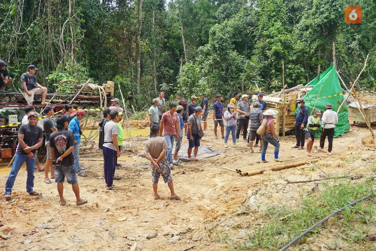 Warga Hentikan Tambang