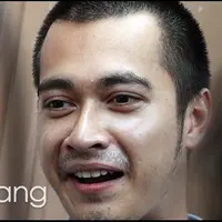 Sidang putusan kasus narkoba yang menjerat artis Eza Gionino akhirnya telah diputuskan Majelis Hakim Pengadilan Negeri (PN) Jakarta Selatan. Eza Gionino dihukum dengan menjalani empat bulan masa rehabilitasi.