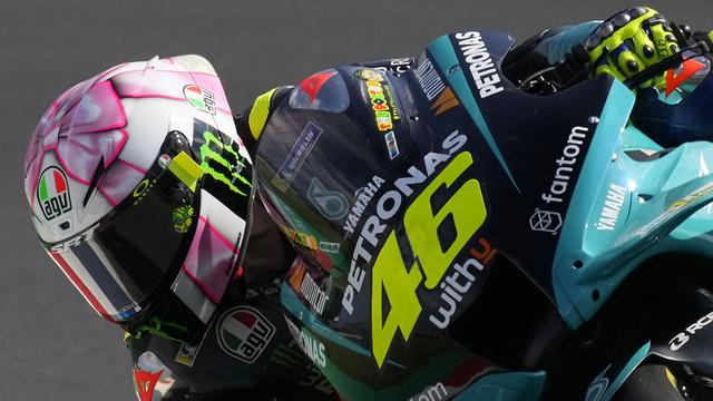 Foto: Imutnya Helm Valentino Rossi Saat Beraksi di MotoGP San Marino 2021