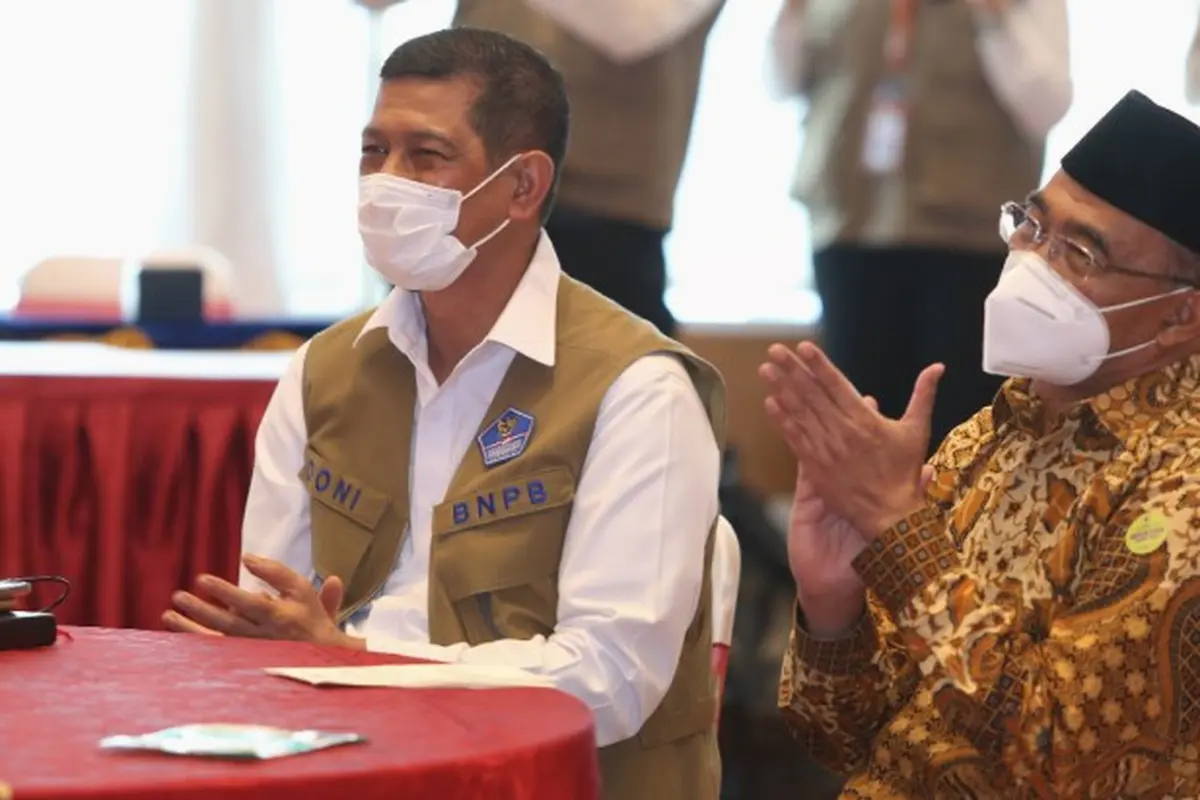 Menko PMK Muhadjir Effendy dan Kepala BNPB Doni Monardo