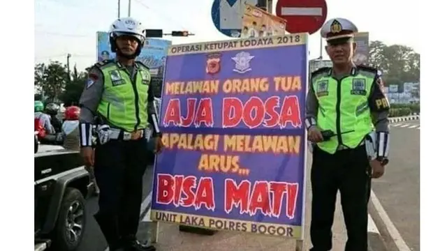 6 Spanduk Imbauan Keselamatan Ini Kocak, Bikin Ketawa