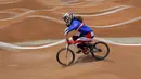 Seorang atlet BMX sedang berlomba dalam Pesta Olah Raga Eropa 2015 di Baku, Azerbaijan. (26/6)(AP Photo/Dmitry Lovetsky)