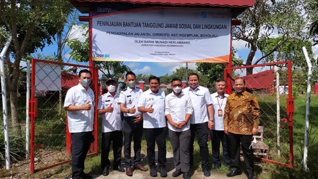PT Jasa Raharja menyalurkan Corporate Social Responsibility (CSR) atau tanggung jawab sosial dengan membantu pengaspalan jalan akses menuju ke Embung Giriroto, Kecamatan Ngemplak, kabupaten Boyolali