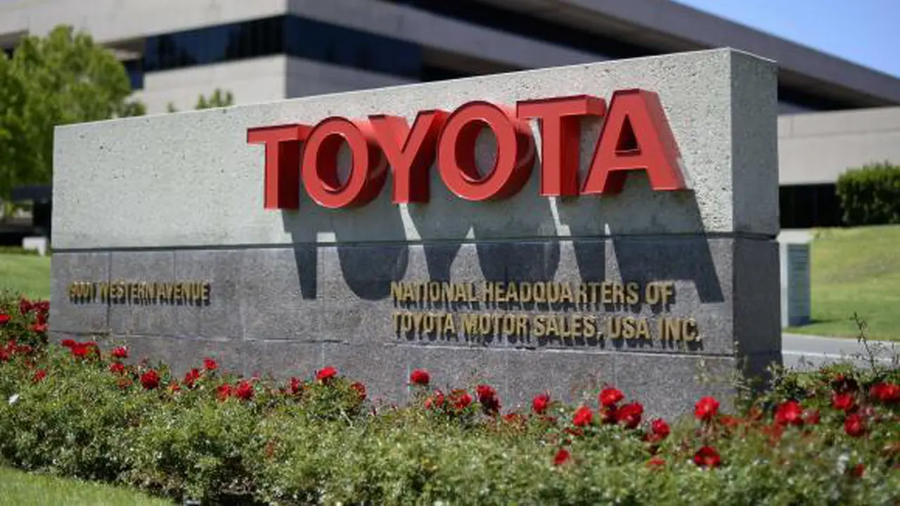 Toyota Tarik 50 Ribu SUV untuk Perbaiki Masalah pada Seatbelt 