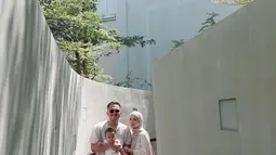 Dalam media sosial Instagramnya, Kesha Ratuliu pun mengunggah banyak sekali potret serunya liburan bersama keluarga kecilnya. (FOTO: instagram.com/kesharatuliu05/)