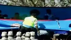Tim POM AU dibantu tim DVI Polda Jawa Tengah dan tim dokter Rumah Sakit Bhayangkara Semarang membongkar makam Praka Yudha Prihartanto.