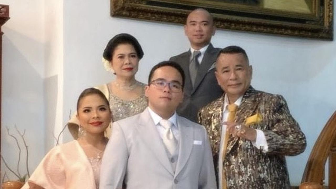 Istri, Putri, dan Menantu Hotman Paris di Acara Pernikahan Fritz Hutapea