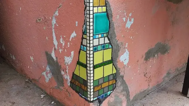 7 Karya Seni Mosaik di Lubang Jalanan dan Tembok Ini Curi Perhatian