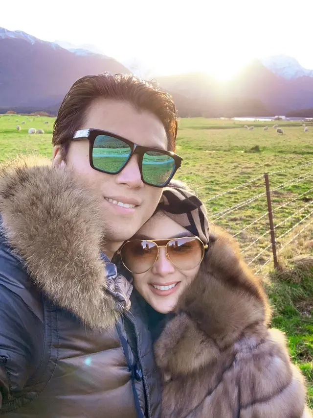 [Fimela] Syahrini dan Reino Barack