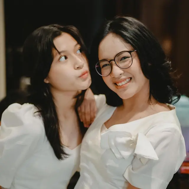 6 Potret Nasha Anaya dan Shakiena Azalea Anak Okie Agustina, Terpaut Usia 3 Tahun