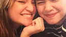 Marshanda bersama kawannya saat berselfie. Marshanda merupakan anak dari Irwan Yusuf dan Rianti Sofyan yang sudah lama bercerai. (Instagram/marshanda99)