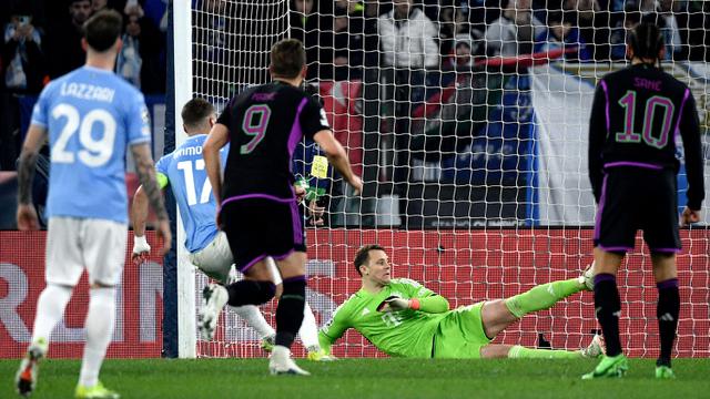 Foto: Bayern Munchen Kena Apes Lagi, Ditumbangkan Lazio di Liga Champions Lewat Kartu Merah Berhadiah Adu Penalti