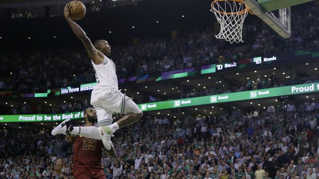 Aksi Terry Rozier saat Celtics mengalahkan Cavaliers