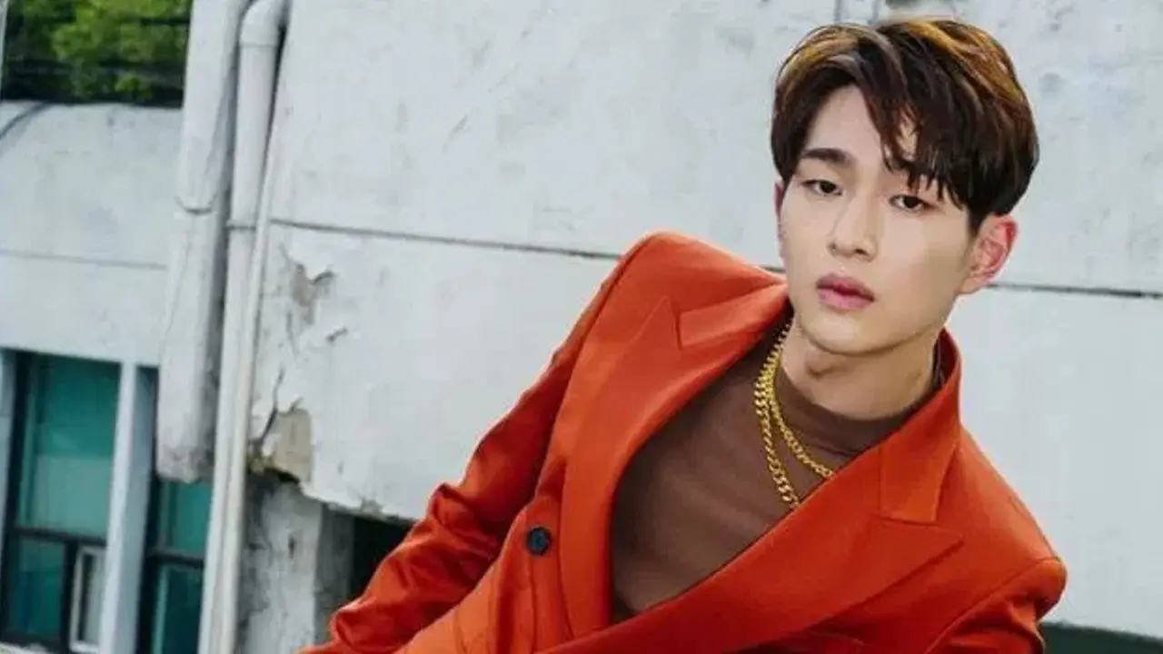 Onew `SHINee`