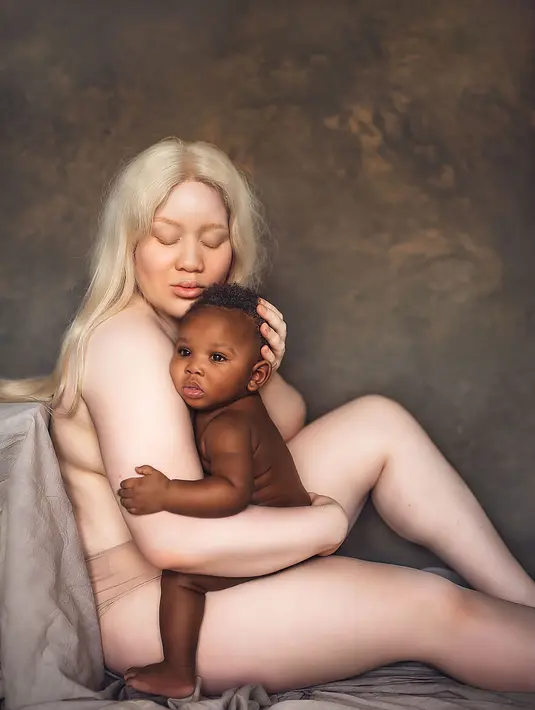 Sujata ingin putrinya bisa tumbuh melampaui konstruksi ini, menentukan versinya sendiri tentang apa yang indah, menjadi inklusif dan menghargai bahwa kecantikan sejati terletak pada kenyataan bahwa semua orang unik dan berbeda satu sama lain. Foto: Sujata Setia/boredpanda.com.