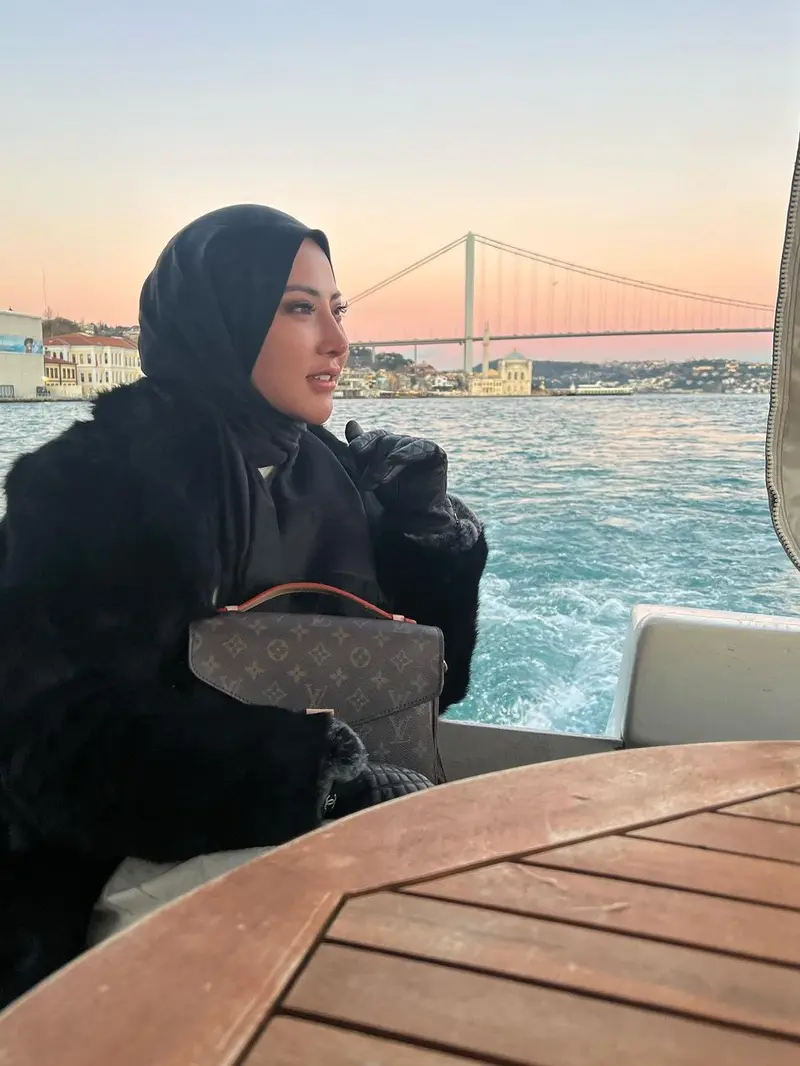 Ayu Aulia Akui Mulai Belajar Berhijab (instagram.com/ayuaulia5252)