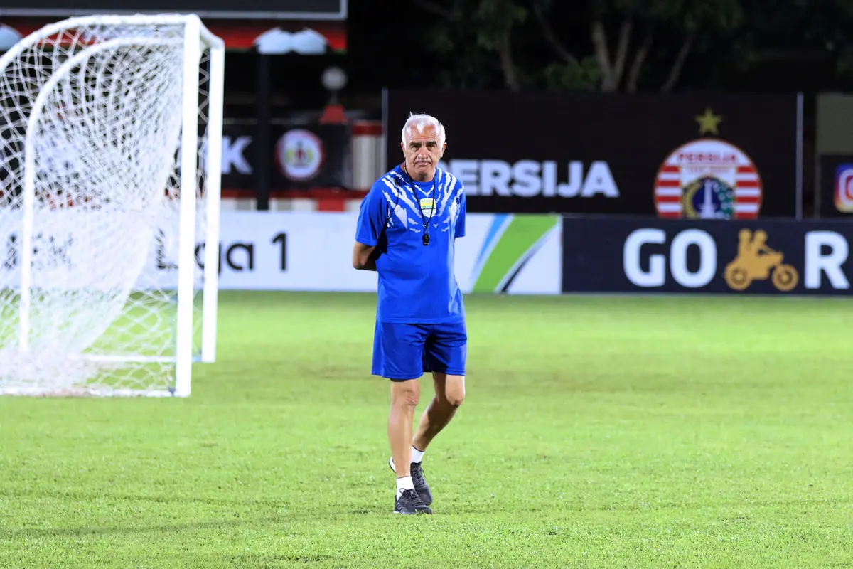 Persib Jajal Stadion PTIK