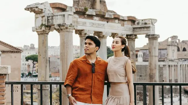 8 Inspirasi Gaya Couple Artis Liburan di Italia, dari BCL-Tiko Aryawardhana hingga Amanda Rawles-Adriel