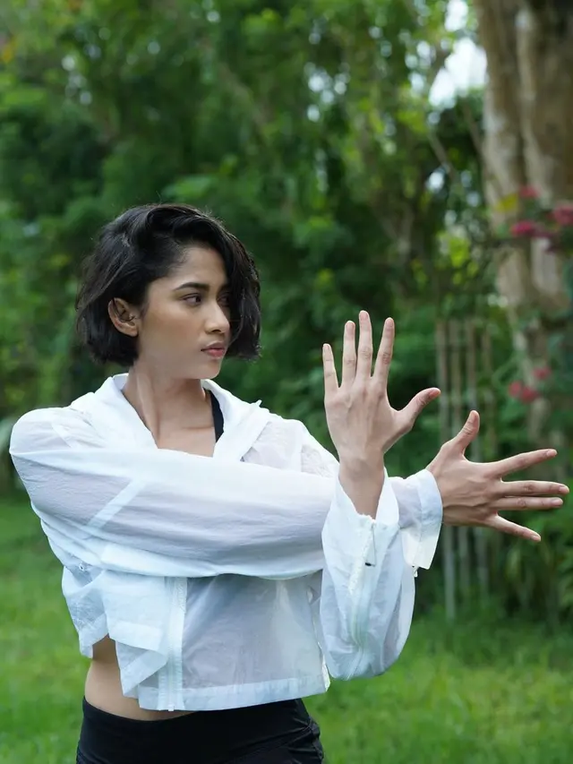 Aghniny Haque.