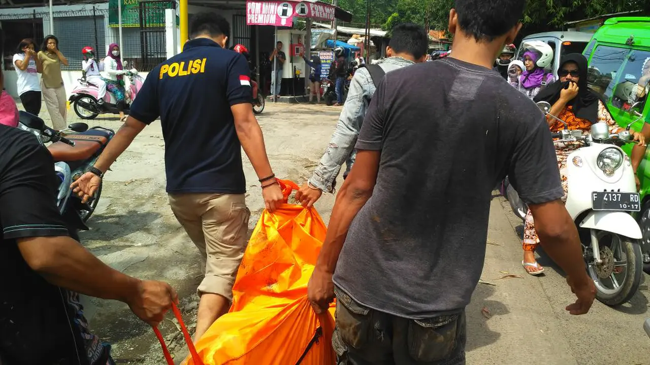 Jasad yang ditemukan di aliran Kali Baru, Kampung Cilebut Paledang, RT 03/RW 01, Desa Cilebut Barat, Kecamatan Sukaraja, Kabupaten Bogor 