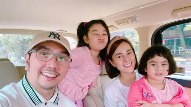 [Fimela] Astrid Tiar Momong Anak