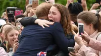 Seandainya Aku Dipeluk Pangeran Harry...