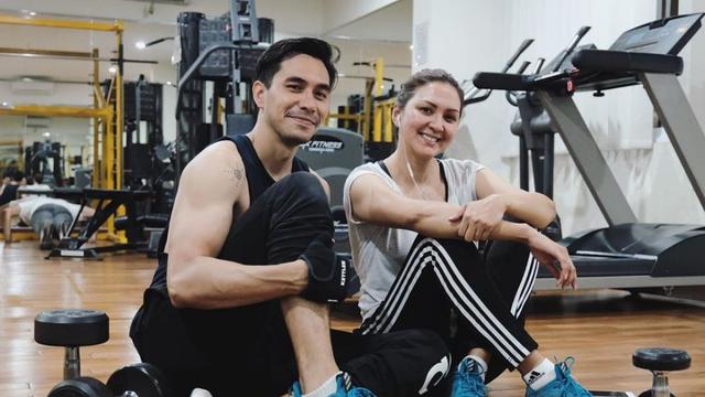 7 Momen Seru Pasangan Selebriti Saat Olahraga Bersama