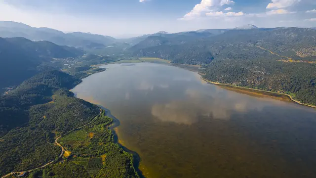 Bintang Terang di Wilayah Danau