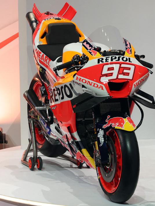 Motor baru Repsol Honda saat acara peluncuran MotoGP musim 2023 di Madrid, 22 Februari 2023. (AFP/Pierre-Philippe Marcou)