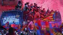 <p>La Blaugrana memastikan gelar juara Liga Spanyol pertama mereka sejak 2019 dengan kemenangan derbi 4-2 di kandang Espanyol untuk meraih trofi dengan empat pertandingan tersisa pada 2022/2023.&nbsp;(AP Photo/Joan Monfort)</p>