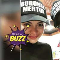 Akun instagram Nikita Mirzani yang semula bernama Nikita Mirzani Mawardi mendadak berubah dengan menambahkan nama sang kekasih di belakangnya menjadi Nikita Mirzani Dipoditiro.