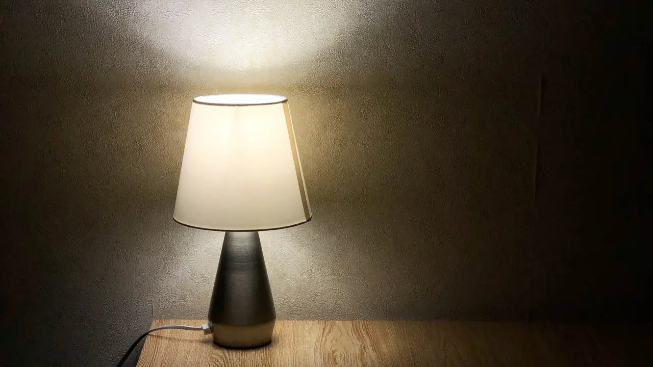 Lampu - Vania